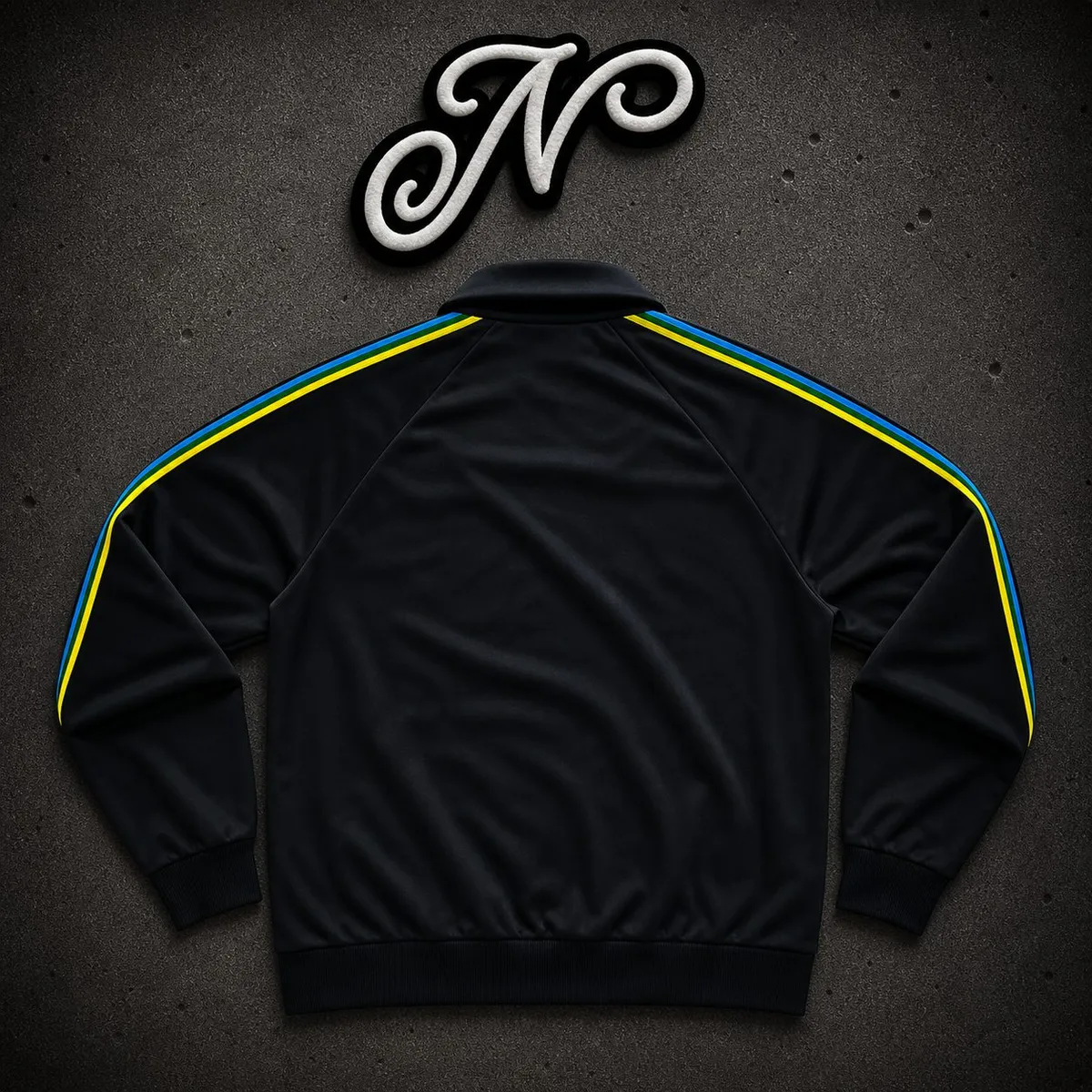 Adidas Originals Chile 20 — buzo streetwear original, vista trasera