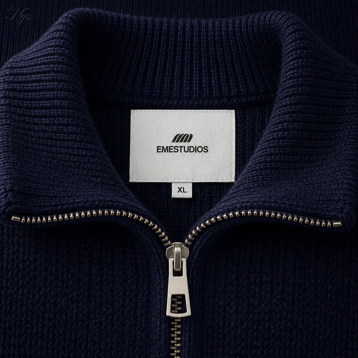 Eme Studios Thrill Mustard Zipper Knit — buzo streetwear original, detalle