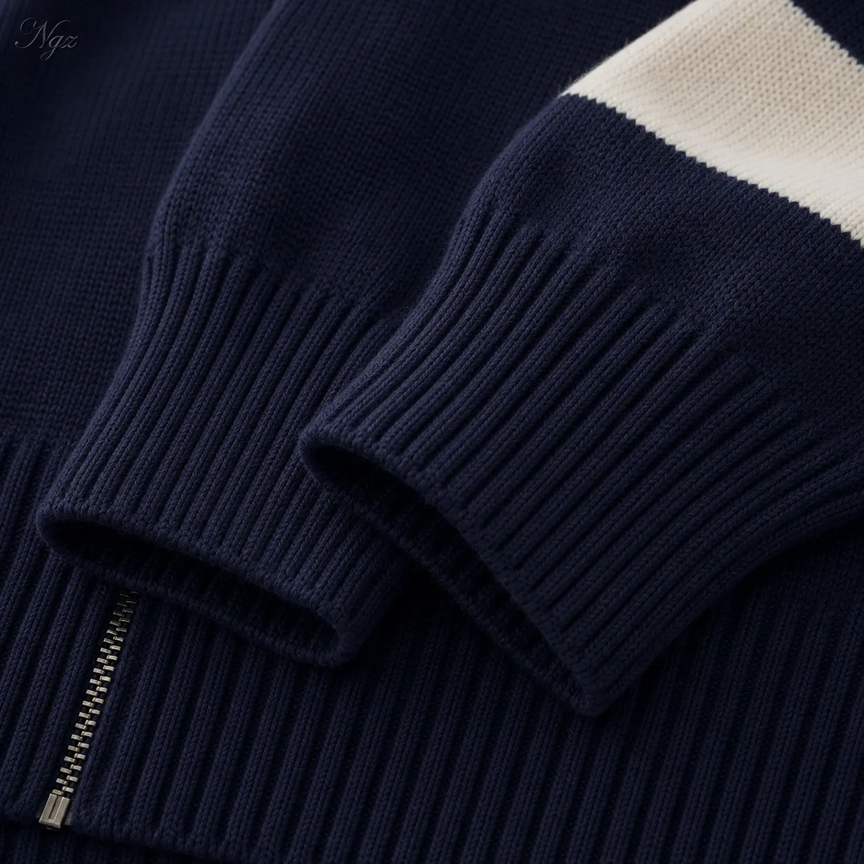 Eme Studios Thrill Mustard Zipper Knit — buzo streetwear original, detalle de etiqueta