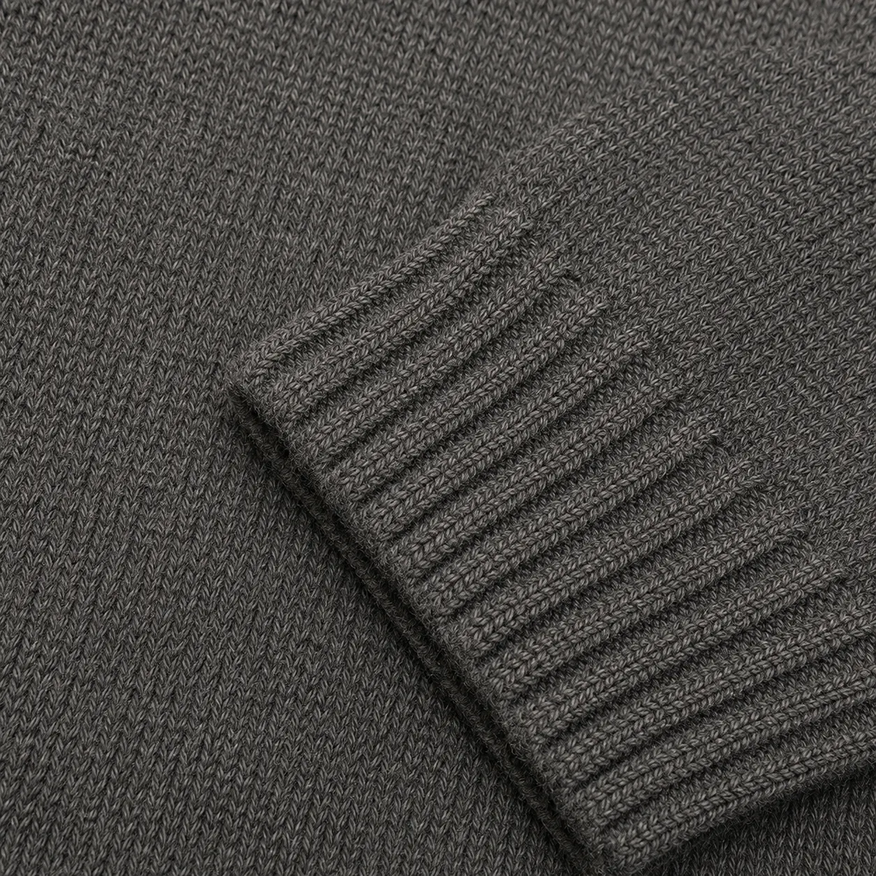 Master Forest Knit Sweater EME Studios — buzo streetwear original, detalle