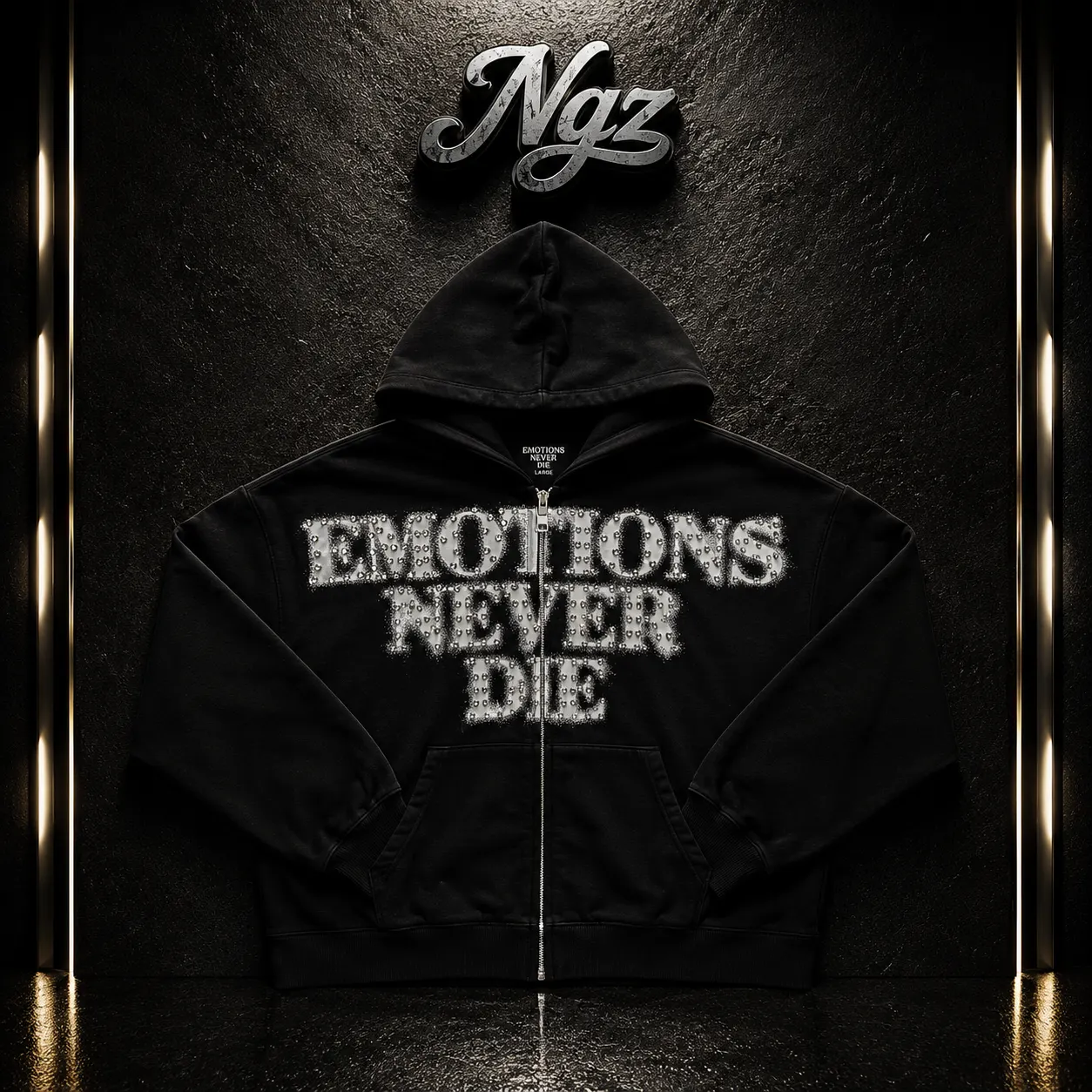 Mixed Emotions "Emotions Never Die" End Rhinestone Black Zip Up — buzo streetwear original, vista frontal