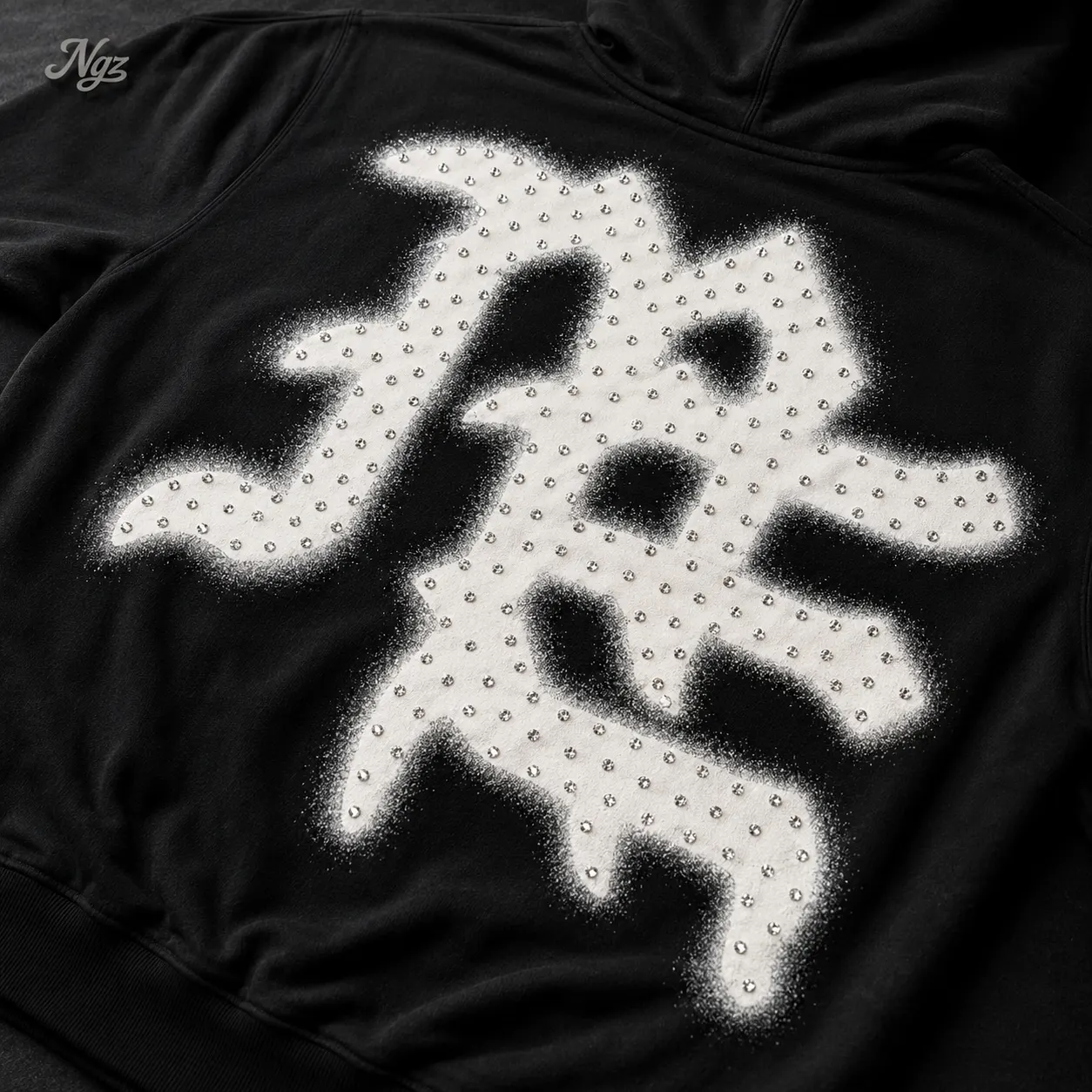 Mixed Emotions "Emotions Never Die" End Rhinestone Black Zip Up — buzo streetwear original, vista lateral