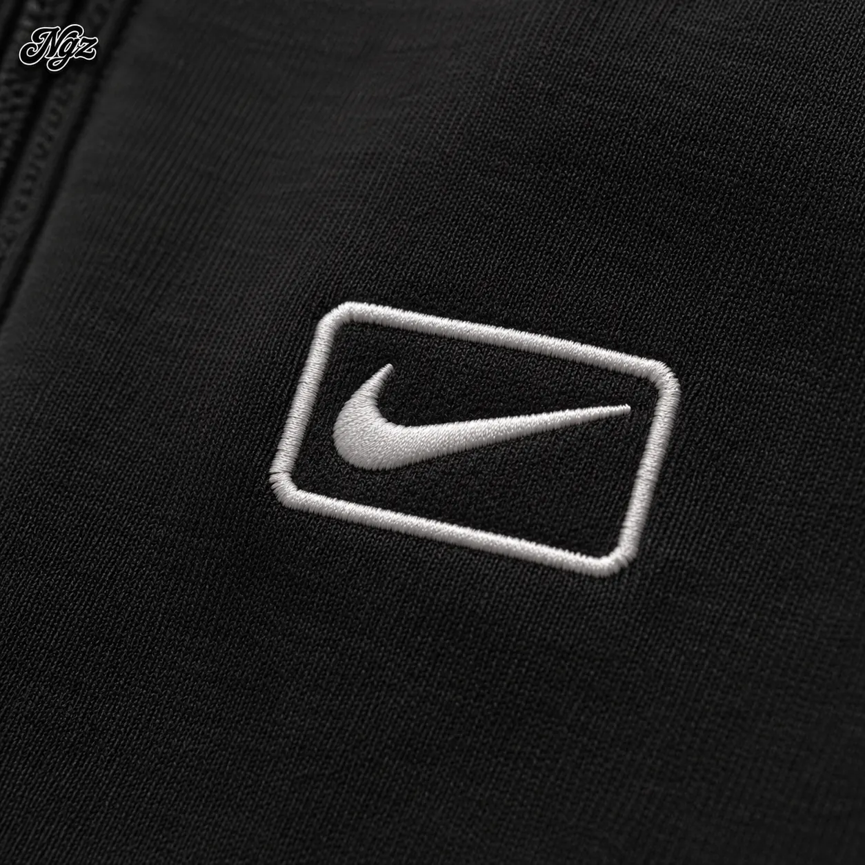 Nike Sportswear Swoosh Box Full-Zip Hoodie — buzo streetwear original, vista trasera