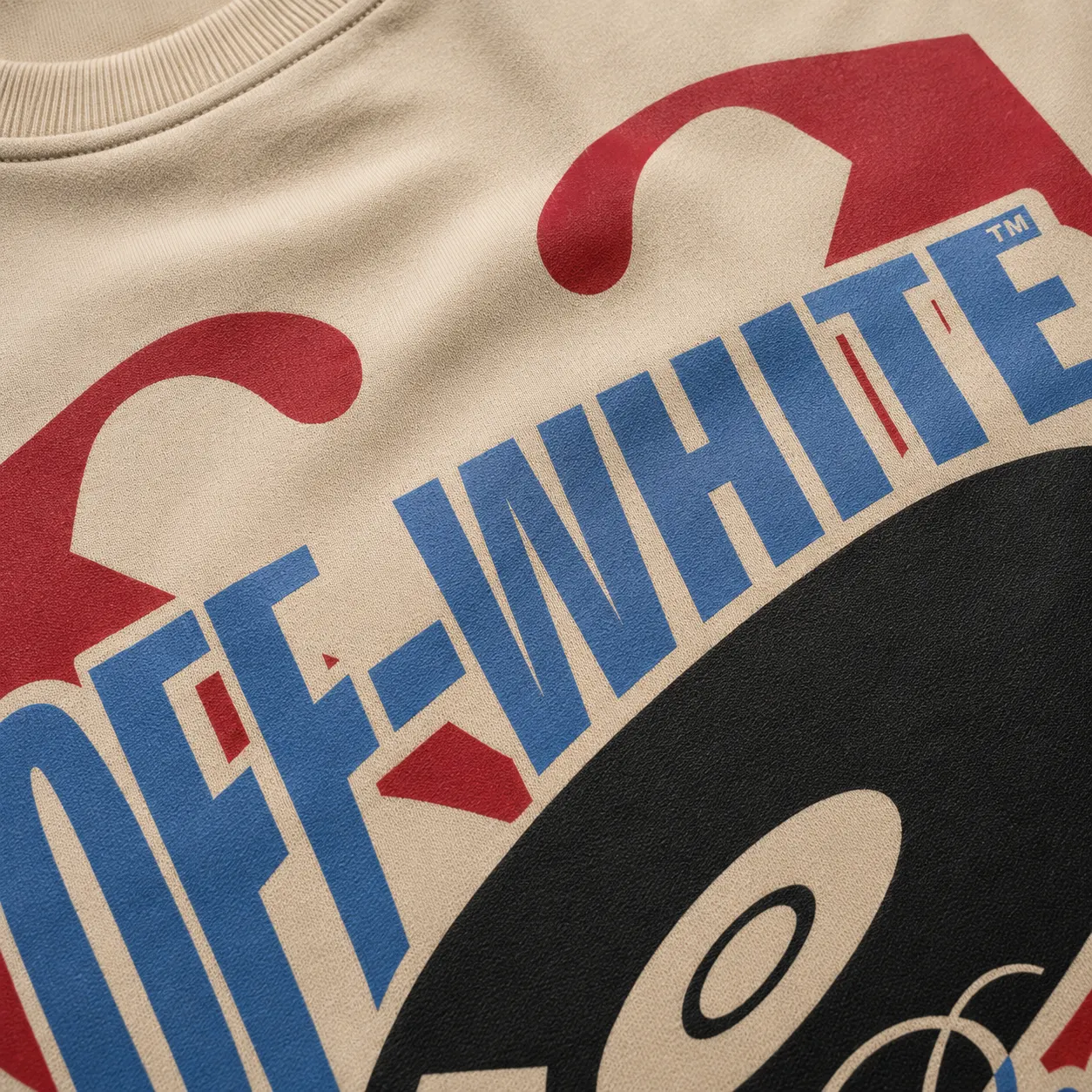 Off-White Hl Vinyl Skate T-Shirt — remera streetwear original, vista lateral