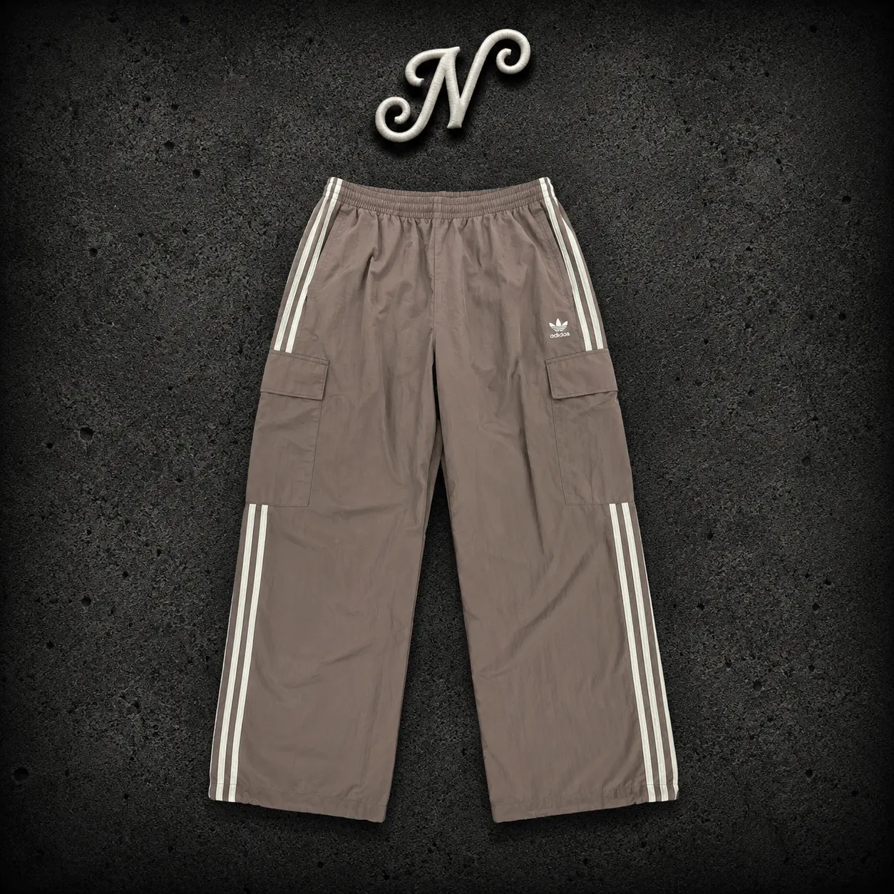 Pantalón Adicolor Classics 3 Tiras Cargo Adidas — pantalone streetwear original, vista frontal