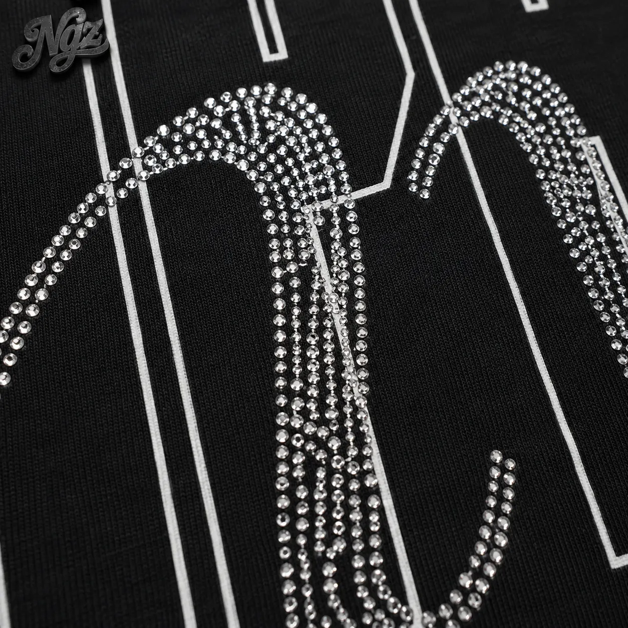 Supreme Rhinestone Script Black — remera streetwear original, detalle