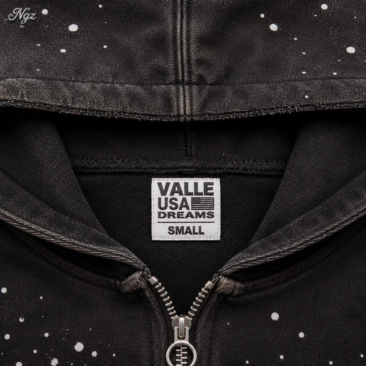 Vale Forever "Pluto Clustered" Valley — buzo streetwear original, detalle